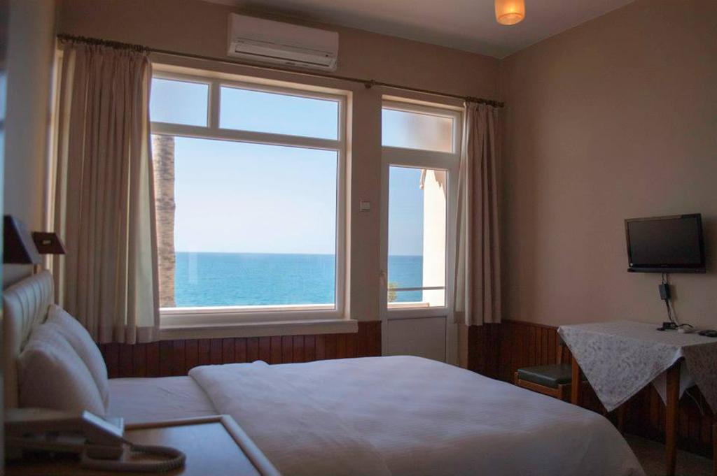 Lades Hotel Silifke Quarto foto