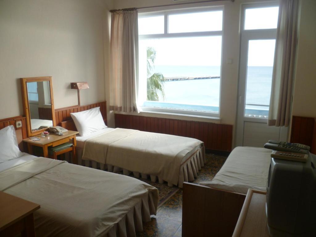 Lades Hotel Silifke Quarto foto